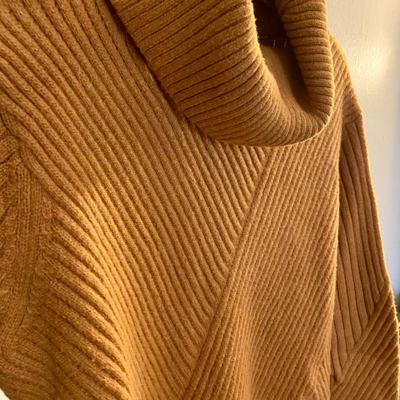 Ann Taylor Alpaca Wool Thick Ribbed Turtleneck Sweater in Mustard Yellow [L] - Picture 4 of 7